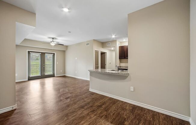 2 beds, 2 baths, 1,039 sqft, $1,455, Unit 925