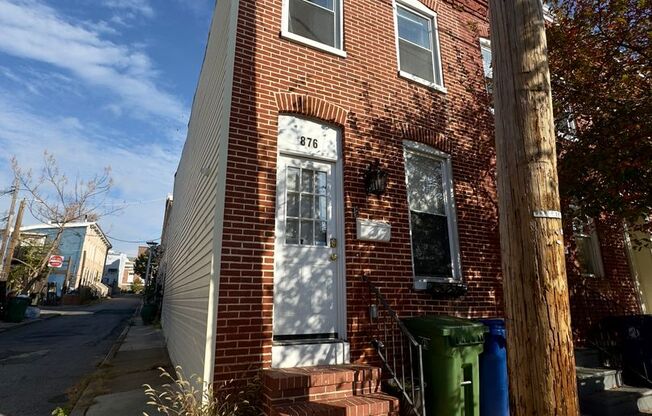 Charming 2Bed/1Bath Townhome with Modern Finishes and Outdoor Space in Washington Village - Pigtown neighborhood