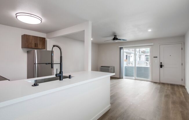 2 beds, 2 baths, 775 sqft, $2,995, Unit 4840-6