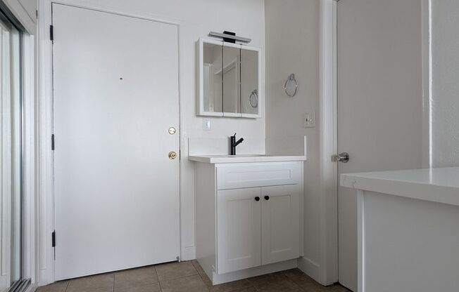 Studio, 1 bath, 265 sqft, $1,299, Unit 221