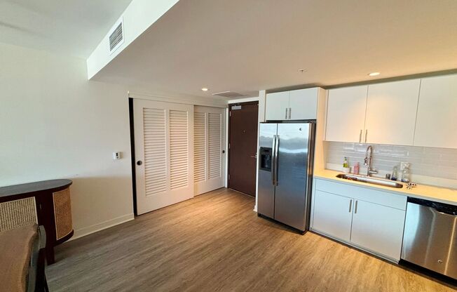 2 beds, 2 baths, $4,300, Unit # 2111