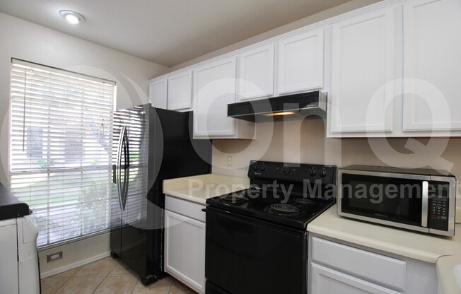 2 beds, 2.5 baths, 1,120 sqft, $1,699, Unit 1049