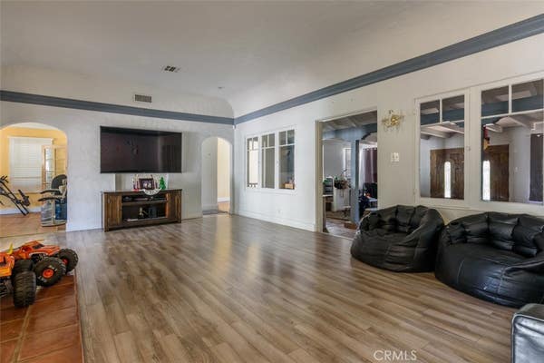 10440 JOHANNA AVE