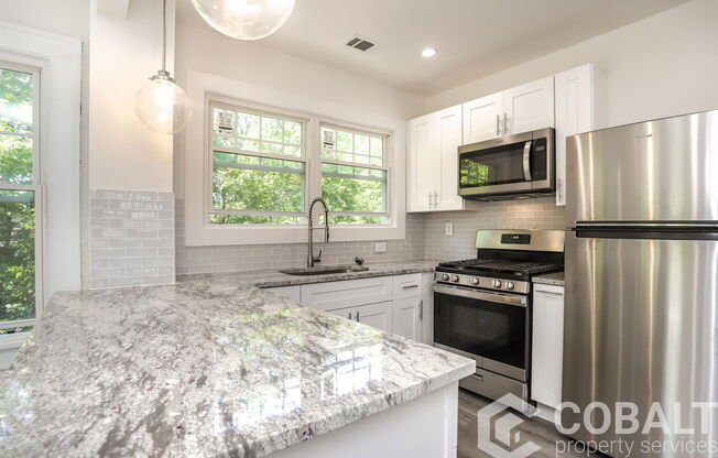 678 MORELAND AVE NE