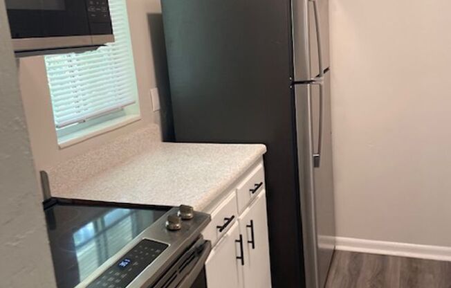 2 beds, 1 bath, 796 sqft, $1,234, Unit 1204