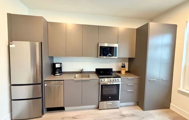 1 bed, 1 bath, 569 sqft, $2,199, Unit 409