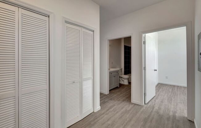 2 beds, 1.5 baths, 850 sqft, $1,249, Unit C5