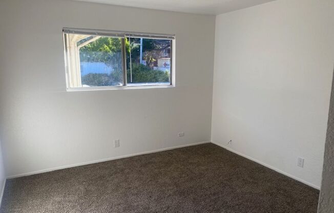 1 bed, 1 bath, $1,800, Unit D