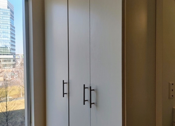 1 bed, 1 bath, 867 sqft, $3,600, Unit 423