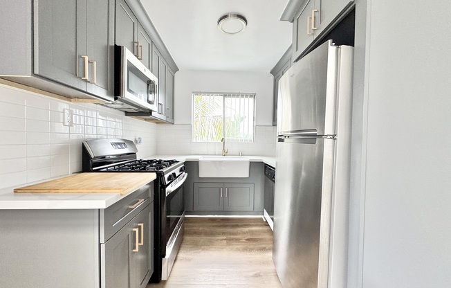 10206 REGENT ST