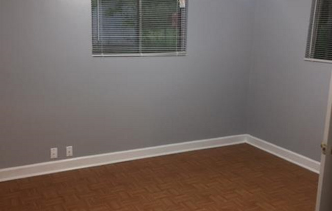Cozy 2 Bedroom / 1 Bath Duplex