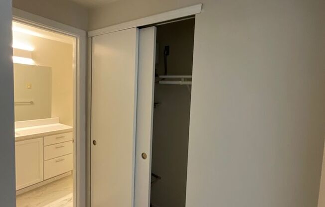 1 bed, 1 bath, $1,250, Unit B5