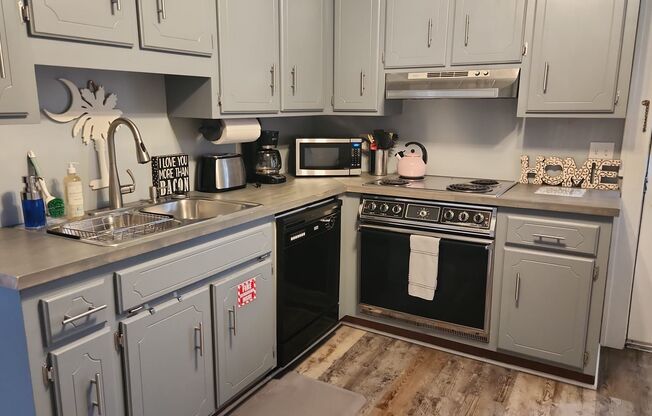 22 W Earle Street