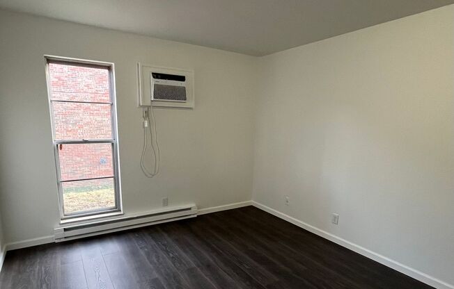 1 bed, 1 bath, $650, Unit Unit B