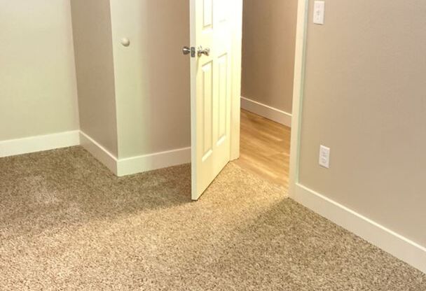 (946) 2790-C - Beautiful Updated 2-bedroom/1-bath