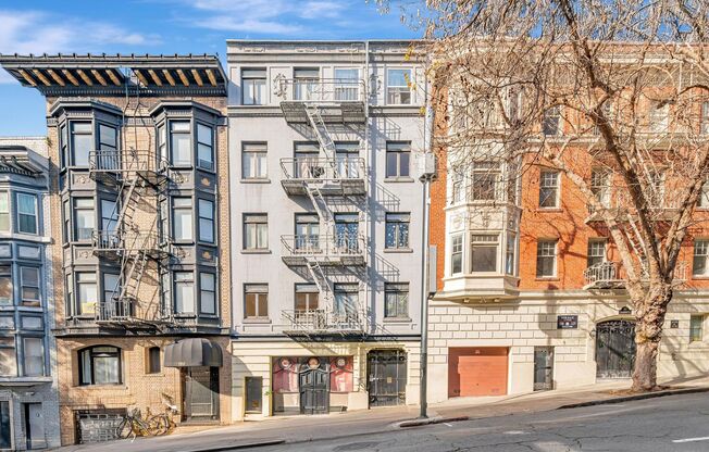 727-729 Leavenworth Street Apartments*