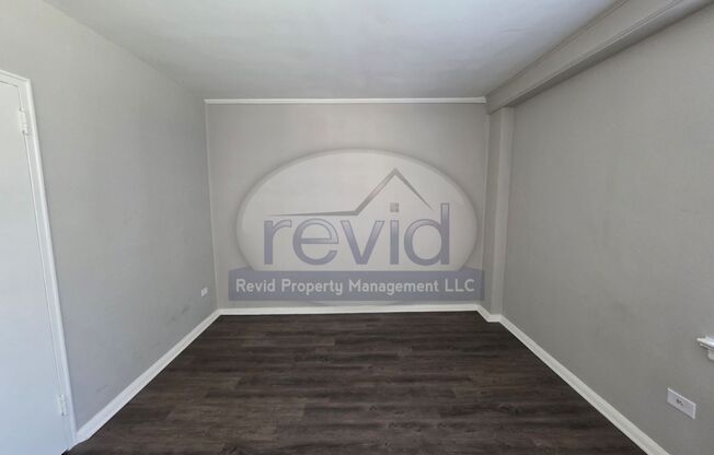 2 beds, 1 bath, 752 sqft, $995, Unit 1301-5