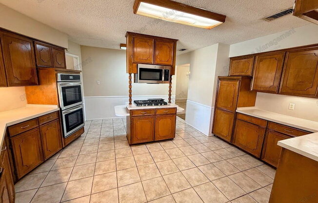 4 beds, 3 baths, 2,321 sqft, $2,695