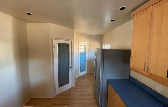 3 beds, 2 baths, $2,795, Unit 6020