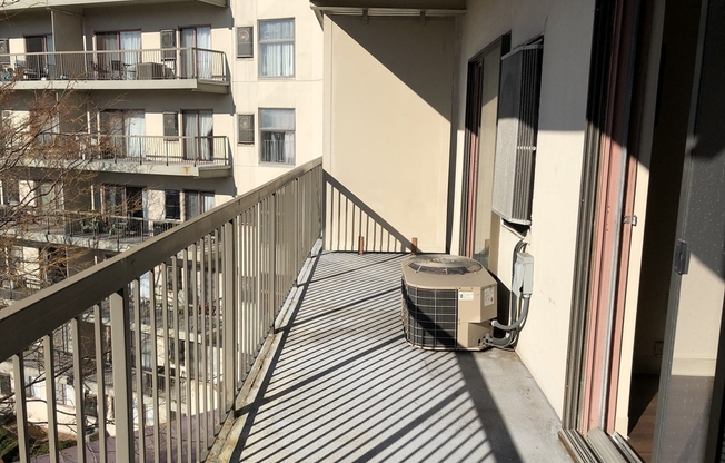 1 bed, 1 bath, 644 sqft, $2,000, Unit 519