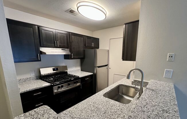 3 beds, 2 baths, 1,150 sqft, $1,625, Unit 27-103