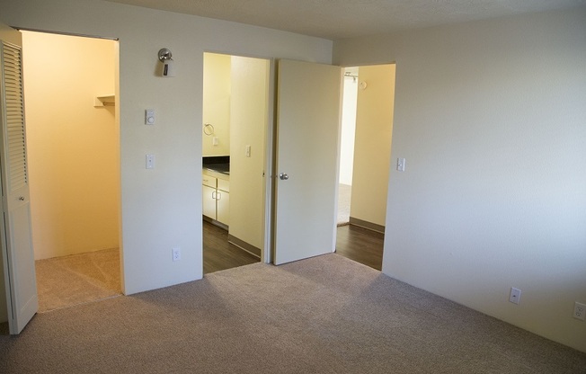 2 beds, 1 bath, 840 sqft, $1,547, Unit 1511