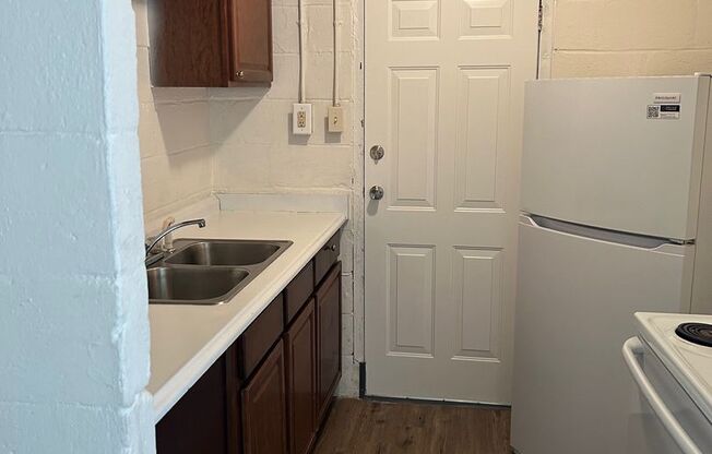 1 bed, 1 bath, 585 sqft, $775, Unit Highland 501