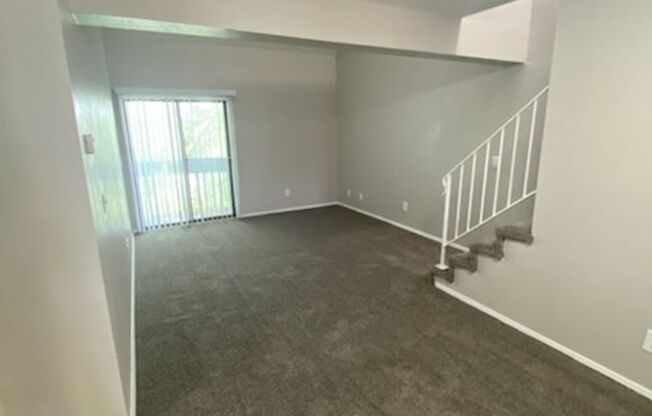 2 beds, 1 bath, 1,105 sqft, $875, Unit 2703-304