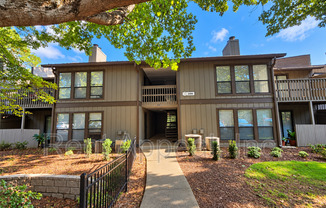 214 SMOKERISE CIR SE