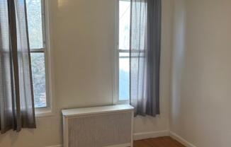 2 beds, 1 bath, $2,900, Unit 2