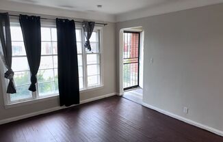 3 beds, 1 bath, $1,100