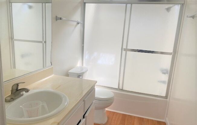 Charming 1-Bedroom Apartment Located in Van Nuys – Move-In Ready!