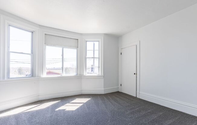 2 beds, 1 bath, $1,575, Unit Beechview