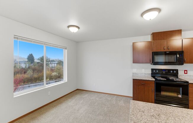 2 beds, 2 baths, 952 sqft, $1,595, Unit 1913-201