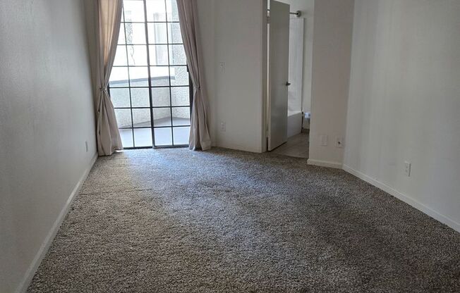 2 beds, 2 baths, 998 sqft, $2,462, Unit 203