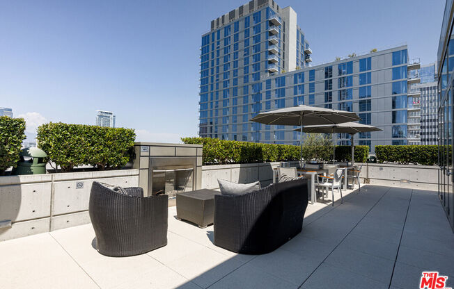 1 bed, 2 baths, 1,400 sqft, $4,250, Unit 716