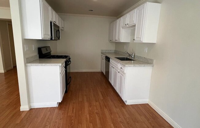 625 E CYPRESS