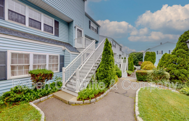 14 1/2 FAIRVIEW AVE