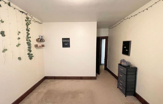 1 bed, 1 bath, $1,015, Unit 7