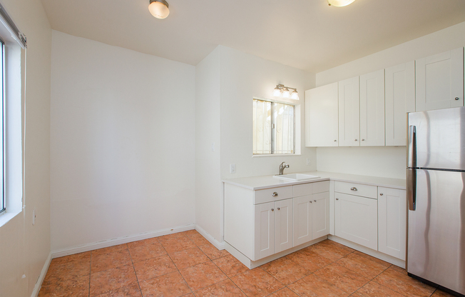 Studio, 1 bath, 600 sqft, $1,725