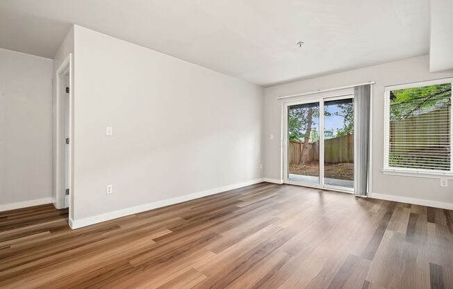 1 bed, 1 bath, 698 sqft, $2,095, Unit 105