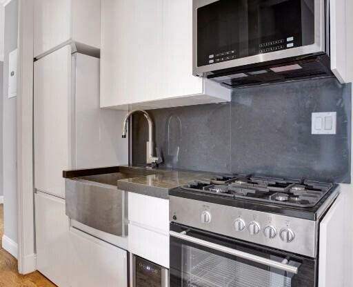 3 beds, 1 bath, $6,595, Unit 6C