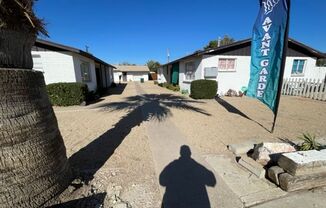 2126-2132 W. Orangewood Ave