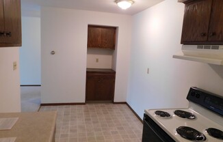 2 beds, 1 bath, $770