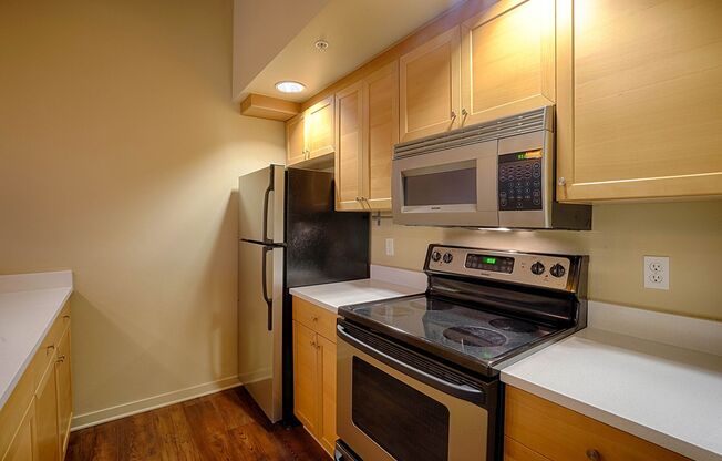 Studio, 1 bath, 799 sqft, $2,195, Unit 106