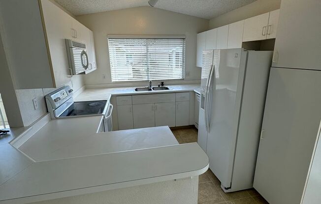 2 beds, 2 baths, $2,950, Unit # 25C