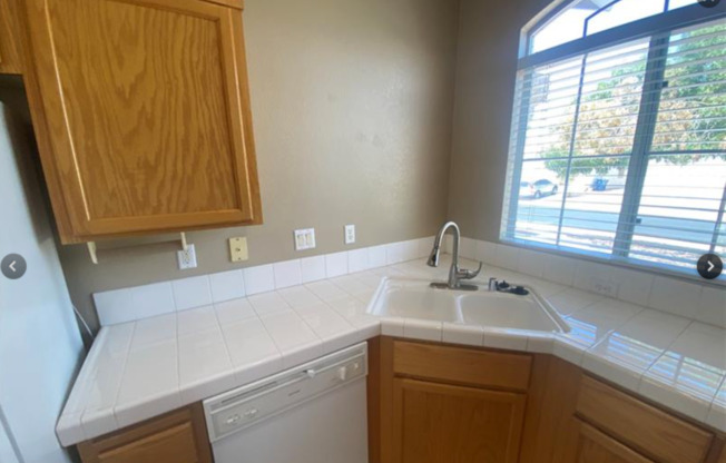 3 beds, 2 baths, $2,000