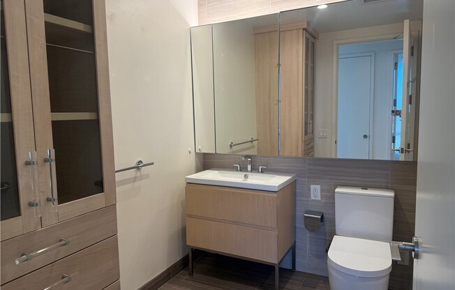 1 bed, 1 bath, 828 sqft, $3,100, Unit 2102