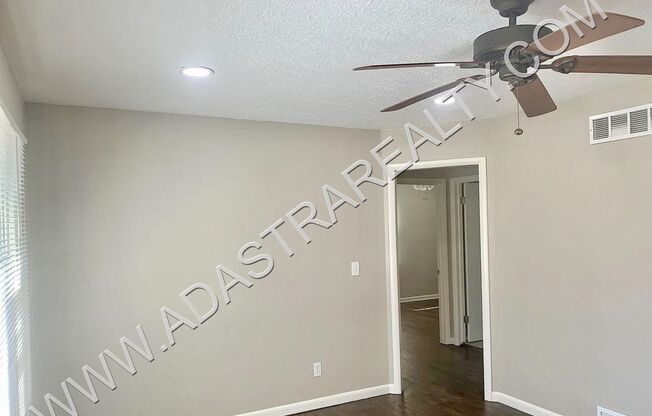 Beautiful Newly Remodeled Raytown Home-Available in JUNE!!