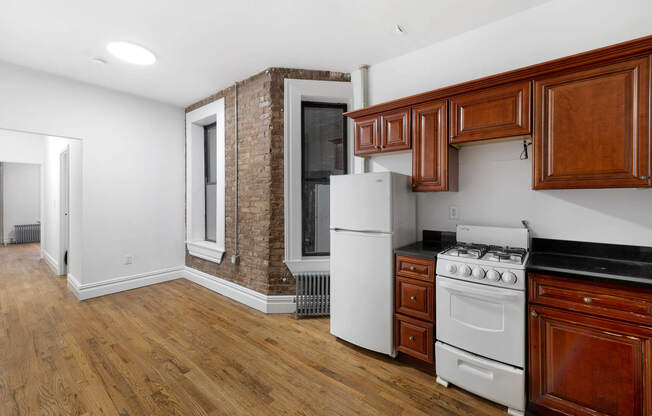 144 W 109 ST